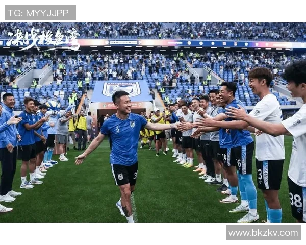 蓝白色国旗下的足球明星们如何在绿茵场上书写传奇与荣耀