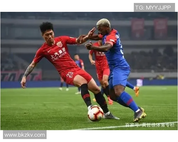 成都与重庆足球队赛后复盘分析双方状态与表现对比